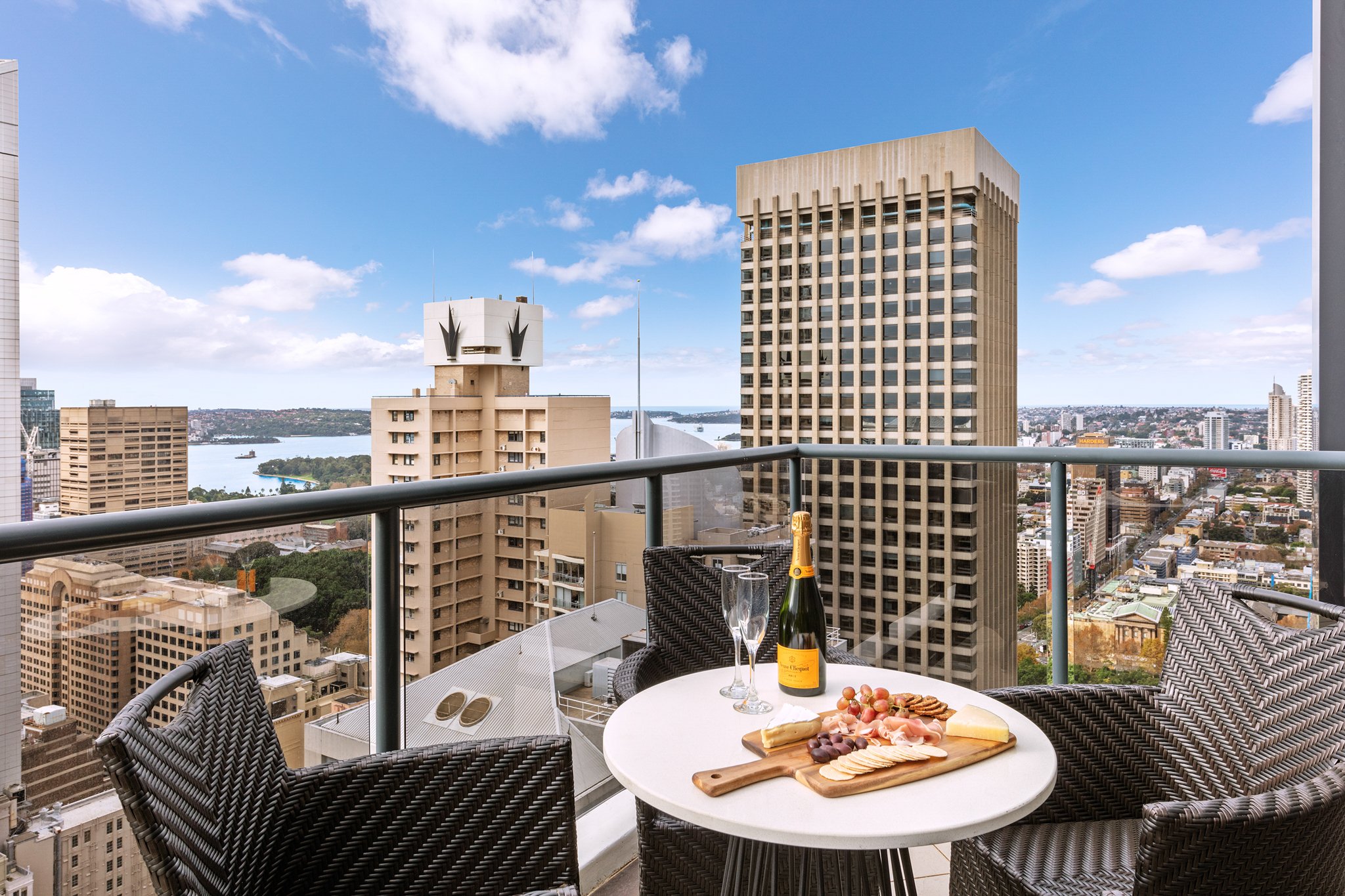 Meriton Suites Pitt Street 55/65