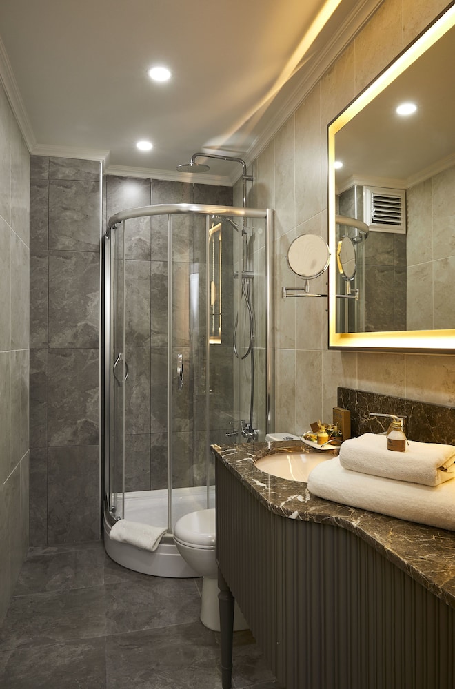 All Seasons Suites 21/22