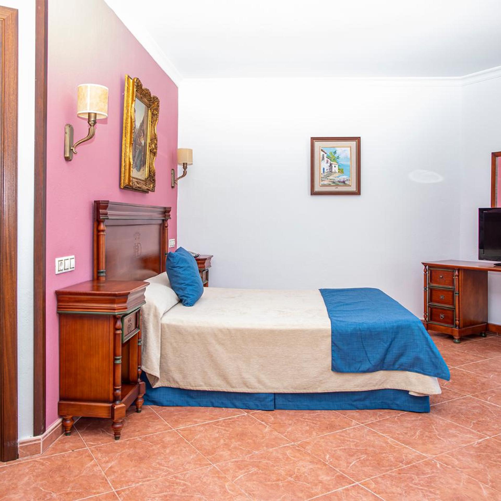 Room, Double or Twin Bed, Lateral Side Sea View