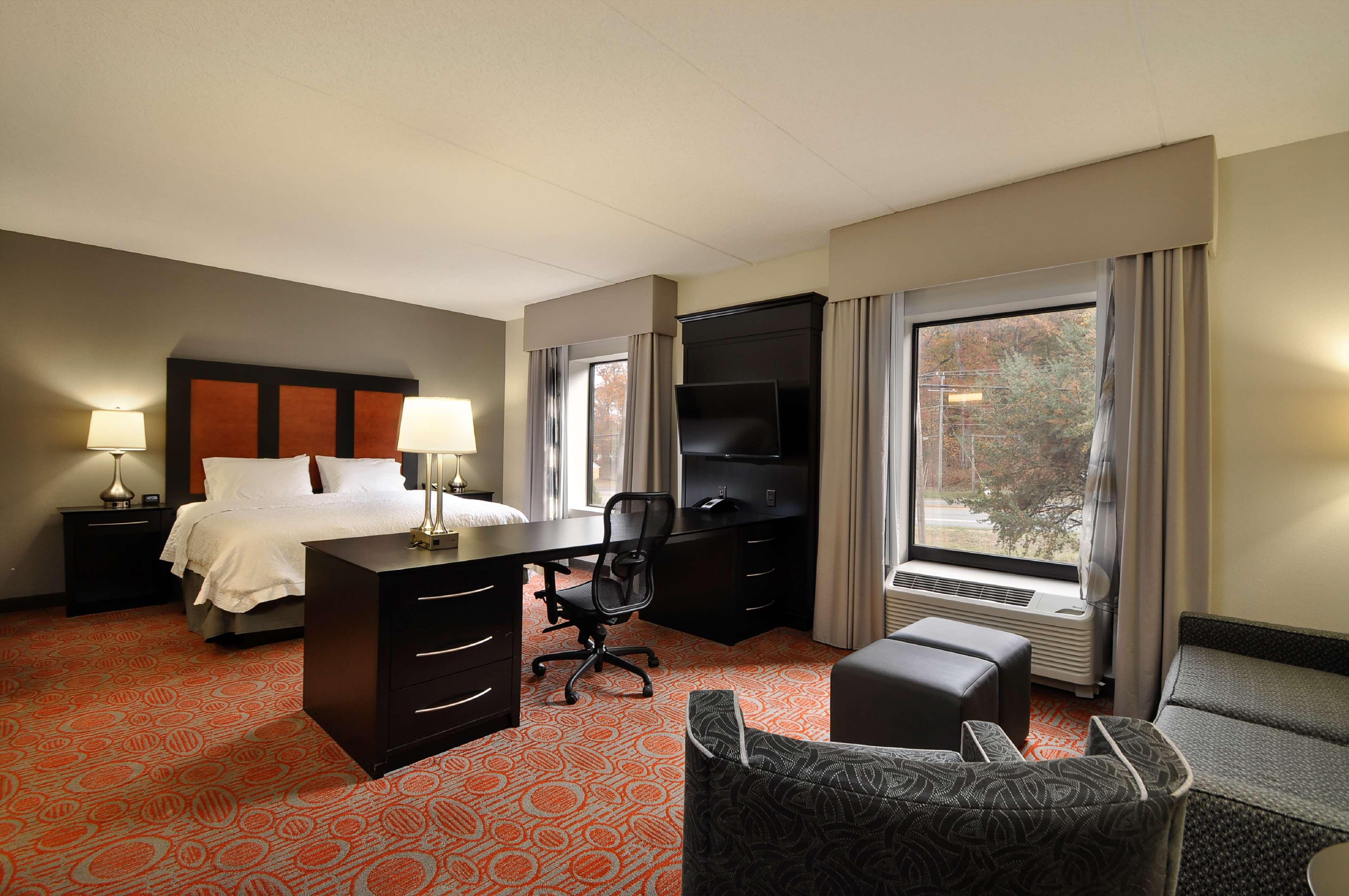 Studio, King Bed, Sofa, Hot Tub, Accessible