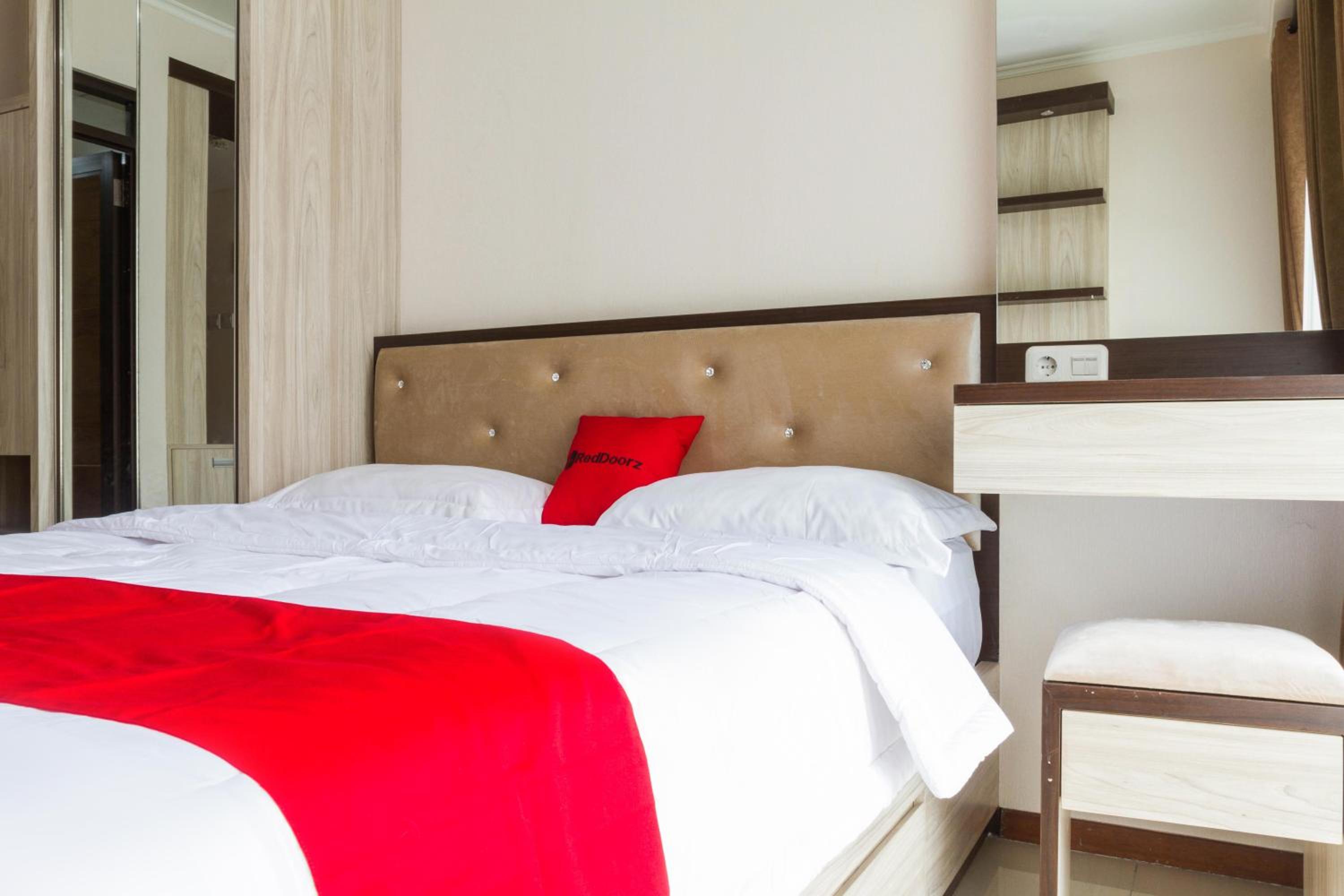 RedDoorz Apartment @ Gateway Pasteur 39/50