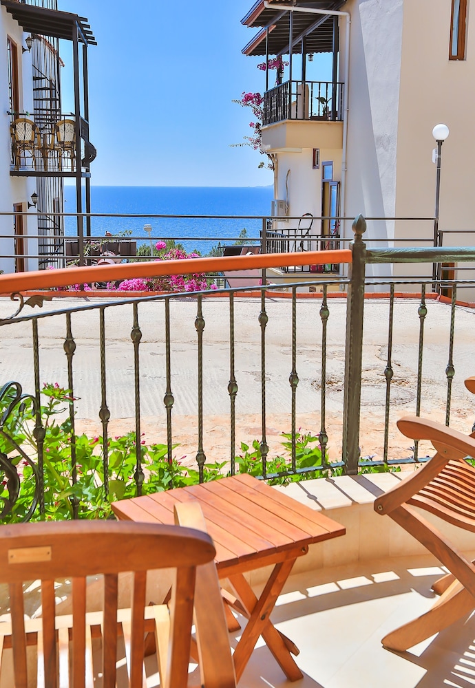 Cinarlar Apart Hotel 35/50