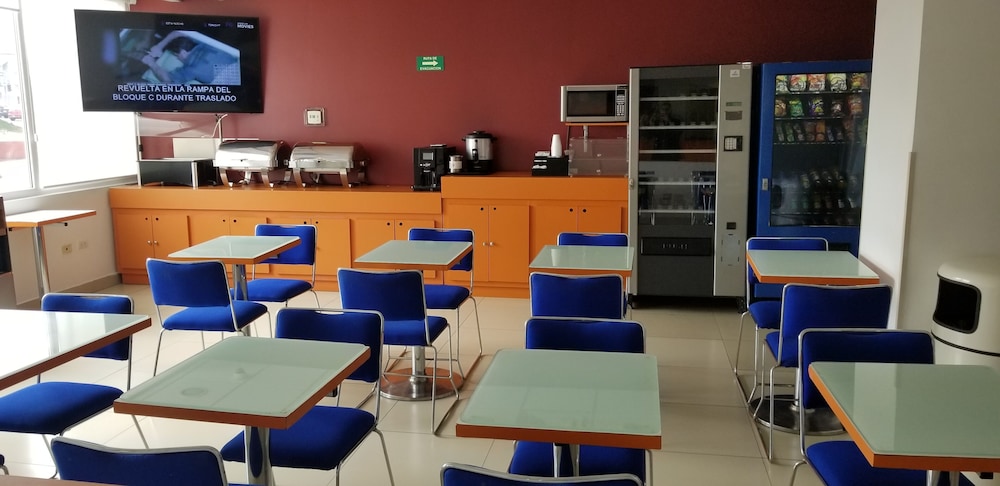 Hotel Tecnologico Norte 12/22