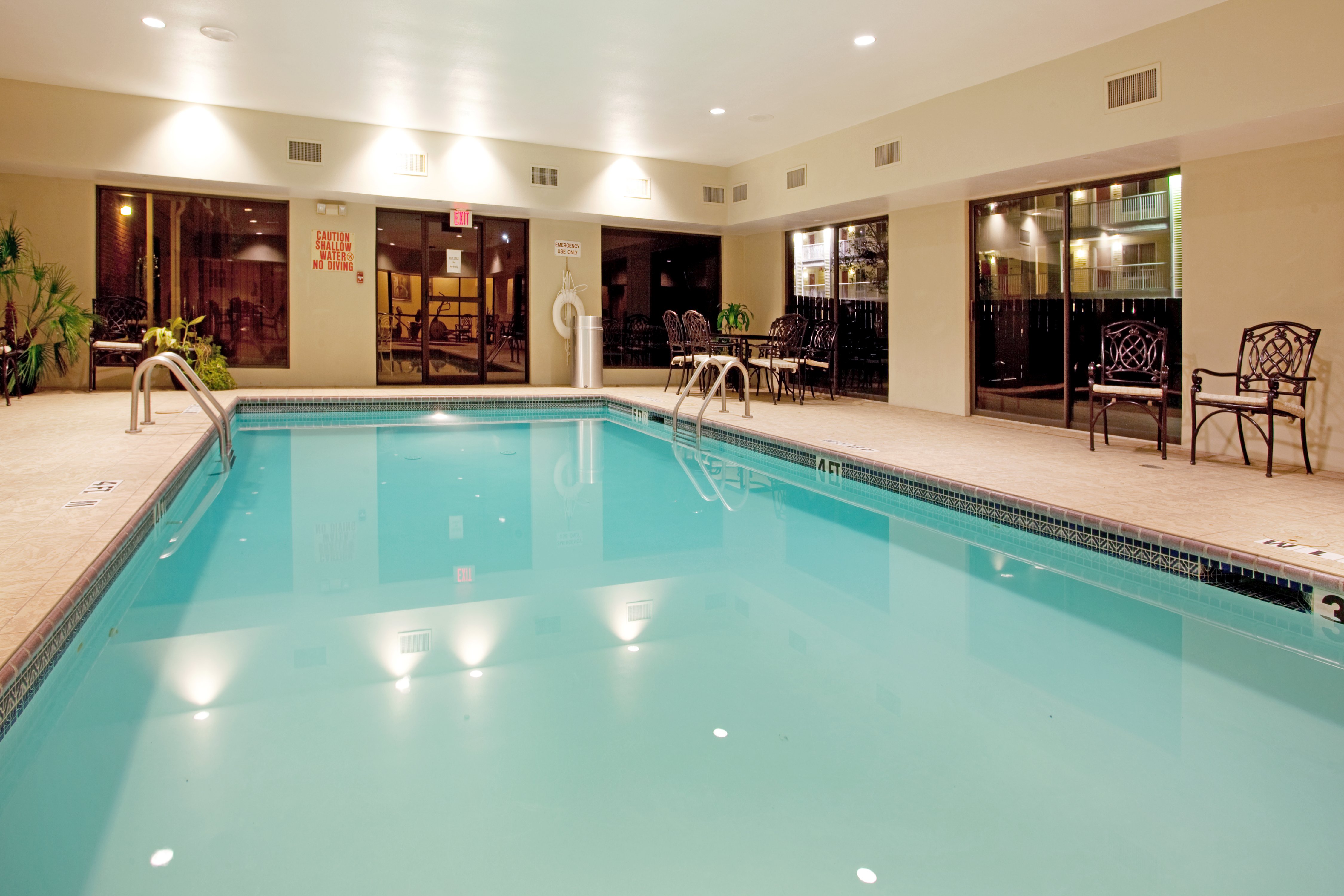 Holiday Inn Express & Suites Sulphur (Lake Charles) 25/50