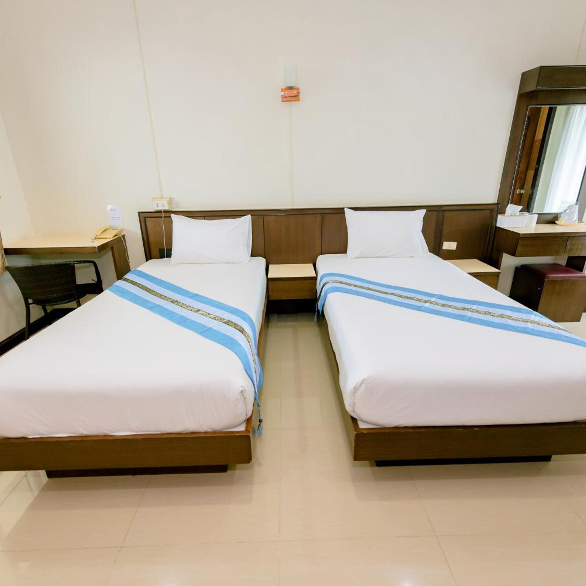 BANDER HOTEL 28/50