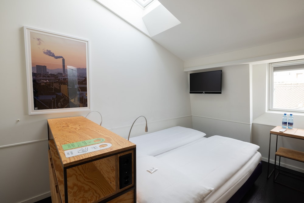 Fred Guest House Zurich Hauptbahnhof 21/50