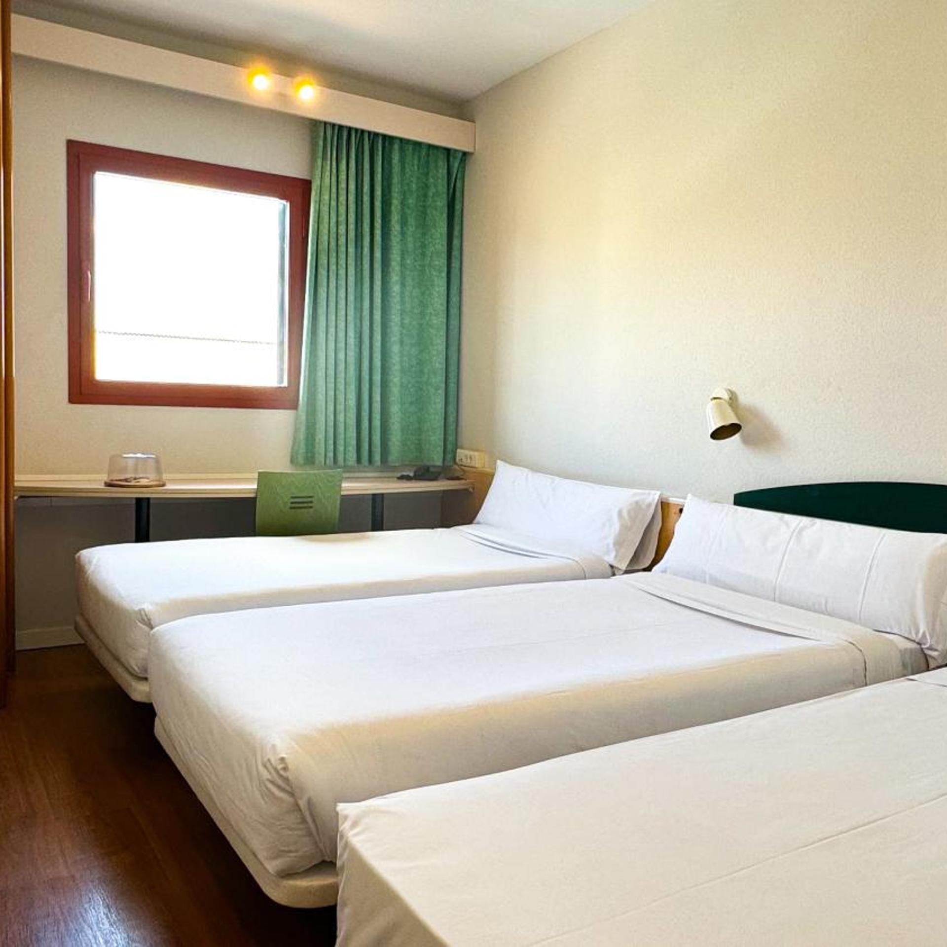 Iris Hotel 6/59