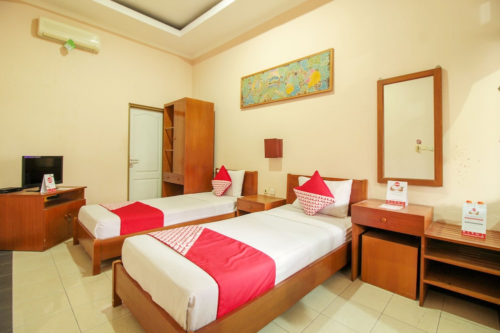 RedDoorz Plus At Hotel Sofia Pangandaran 14/27