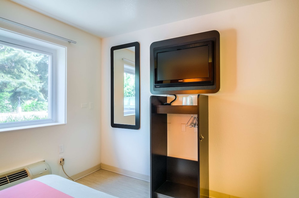 Motel6 Arlington Heights, IL - Chicago North Central 22/42