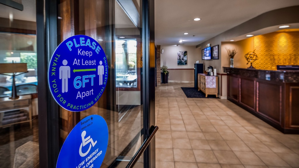 Best Western Lakewood Inn 7/37