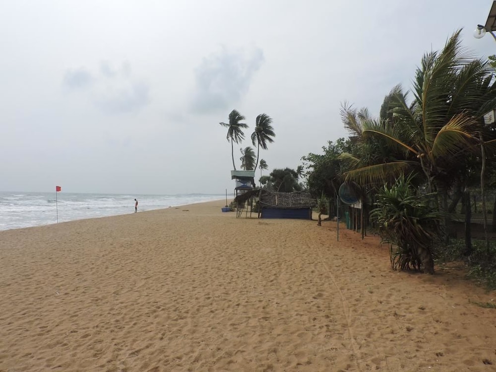 Sea View Beach Hotel 37/47