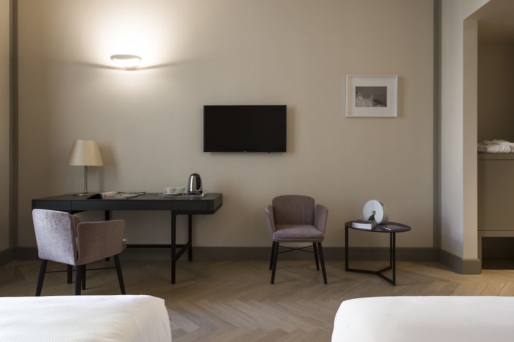 Palazzo Dipinto 42/50