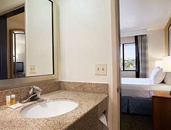 Days Inn By Wyndham Encinitas Moonlight Beach 42/46