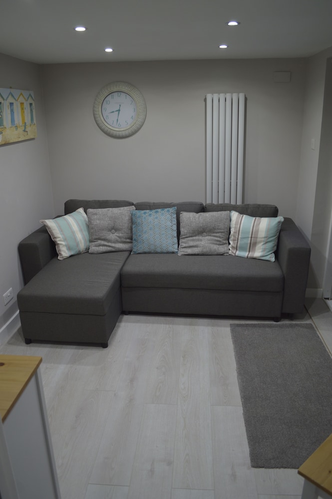 Watersedge Guest House 24/43