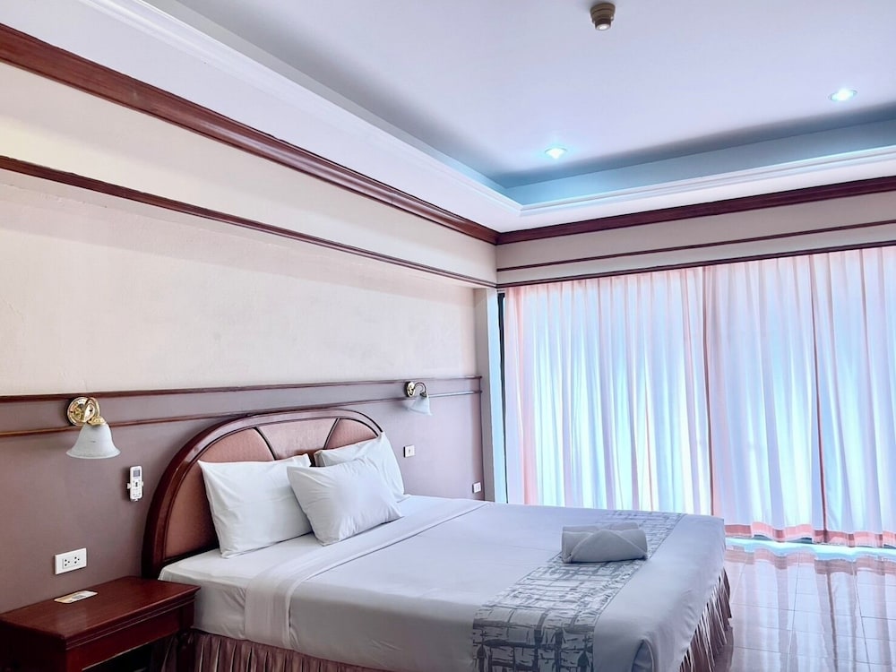 Supar Royal Beach Khanom 8/46