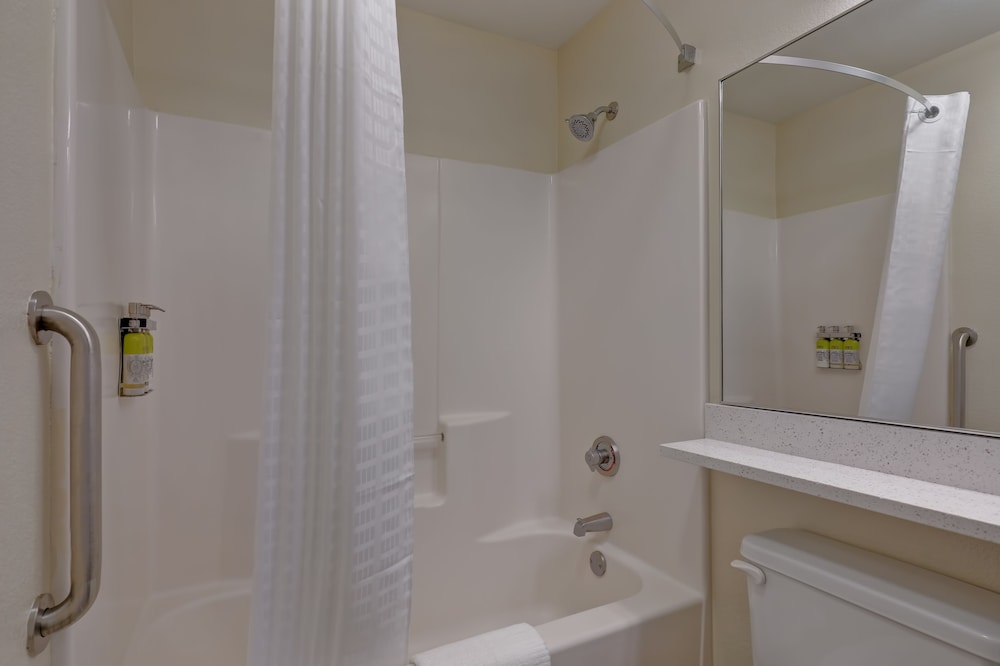 Candlewood Suites Indianapolis - South 73/77
