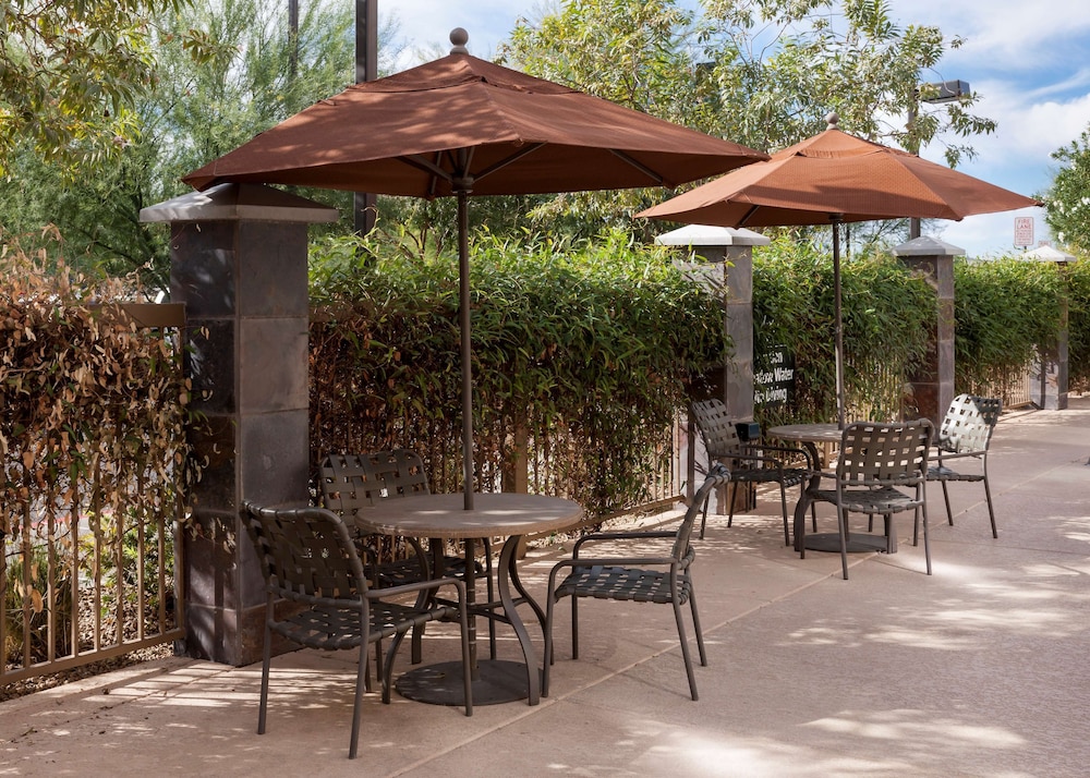 Hampton Inn & Suites Phoenix North/Happy Valley 39/43