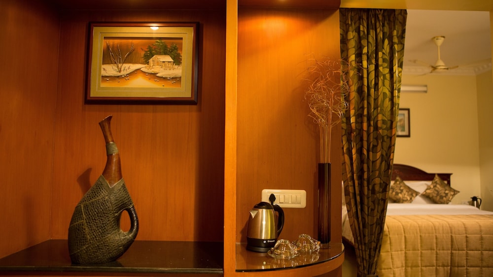 TAZ KAMAR INN 6/41