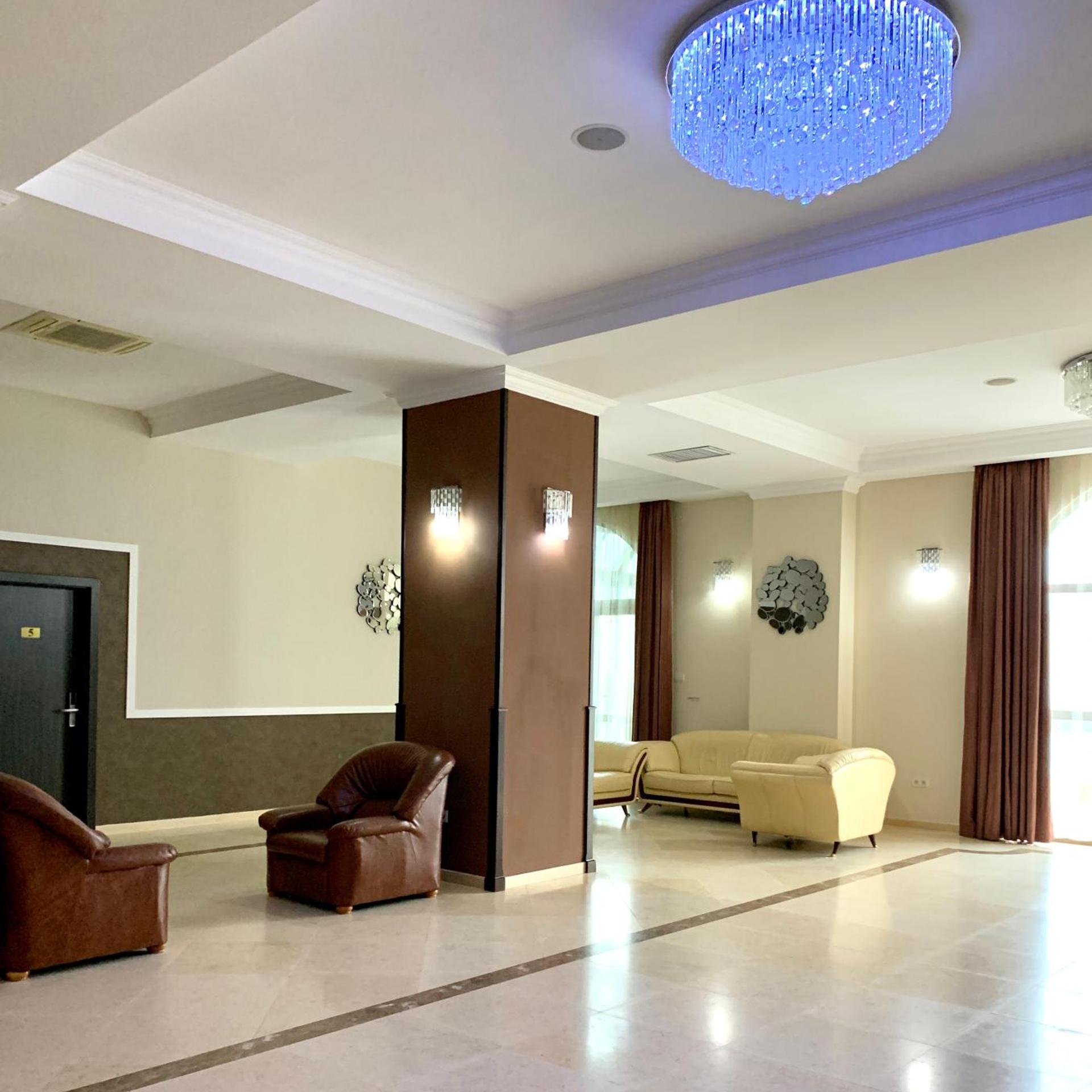 Albert Hotel 38/53