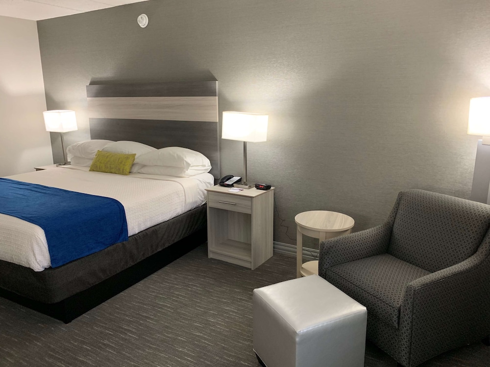Best Western Plus Clarks Summit Scranton 15/37