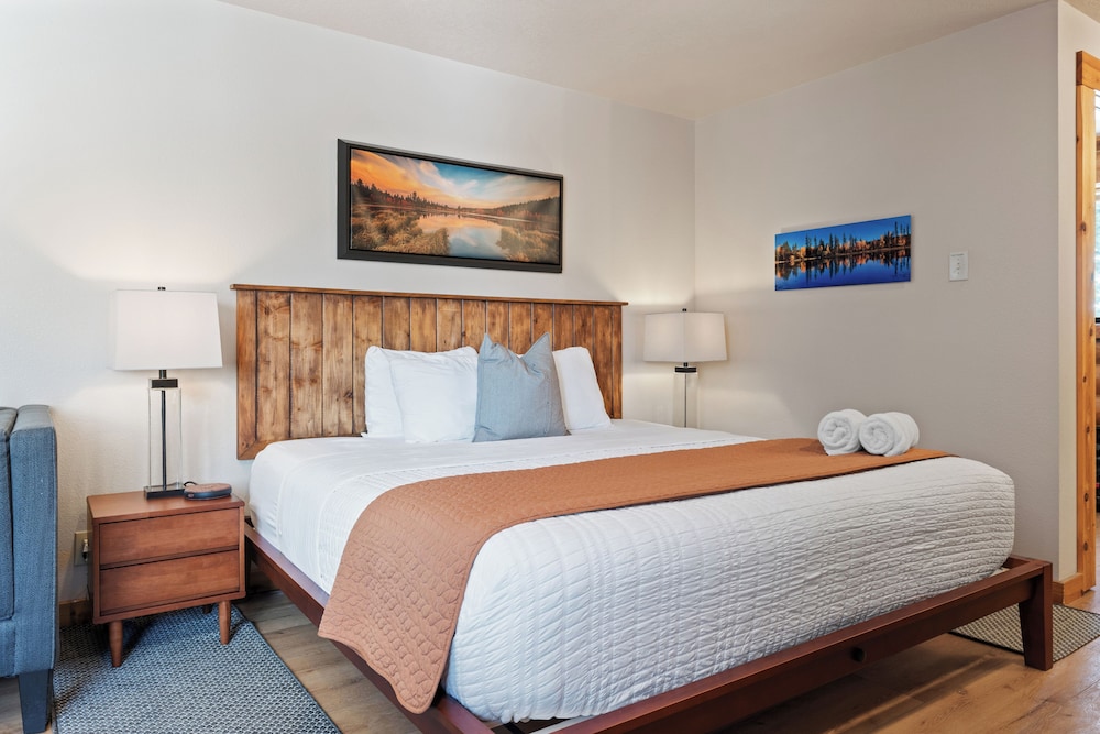 Duck Creek Village Inn 10/50