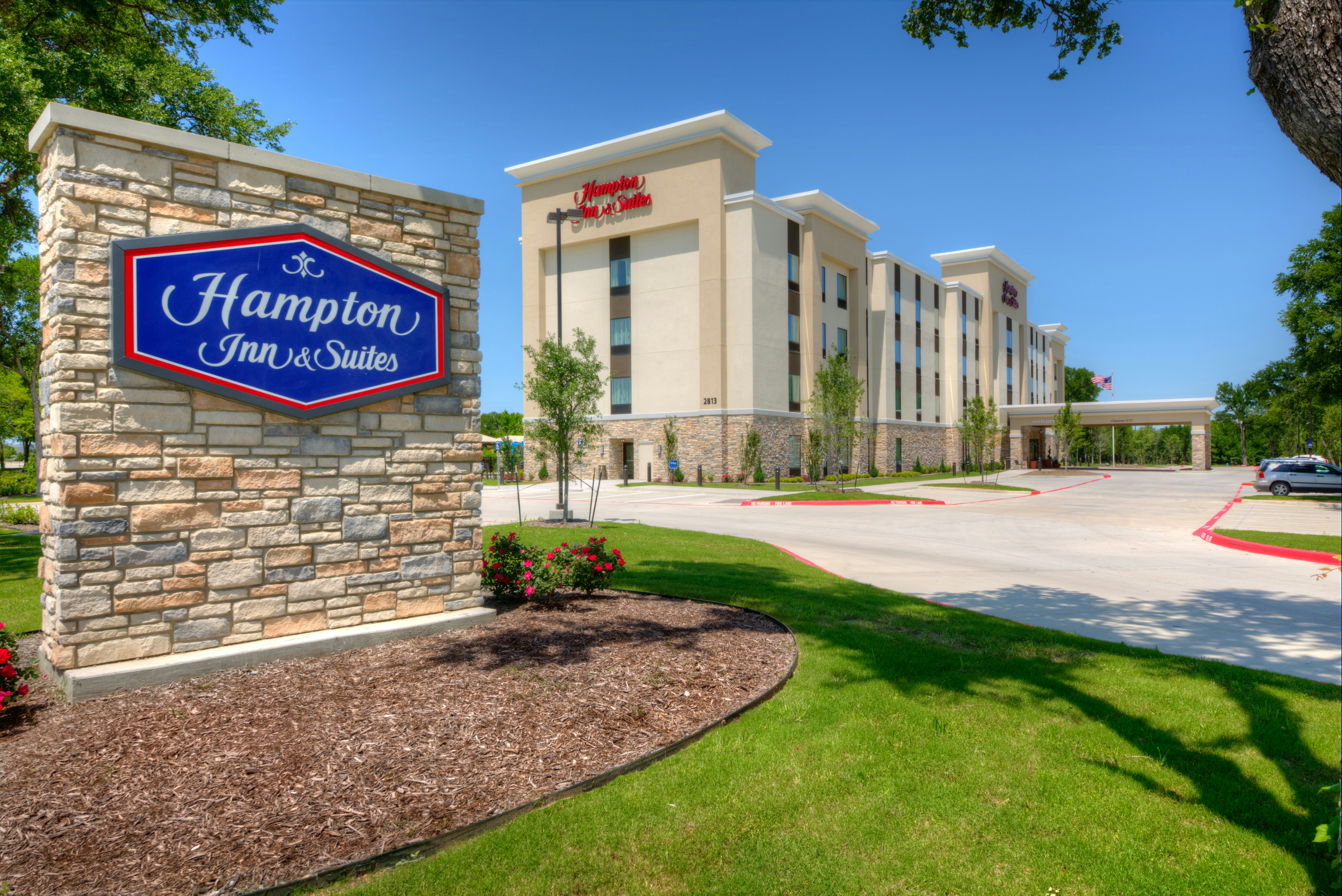 Hampton Inn Suites Dallas Plano East Tx 70/76
