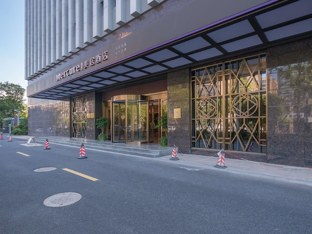 Mercure Hangzhou East Railway Station 46/56