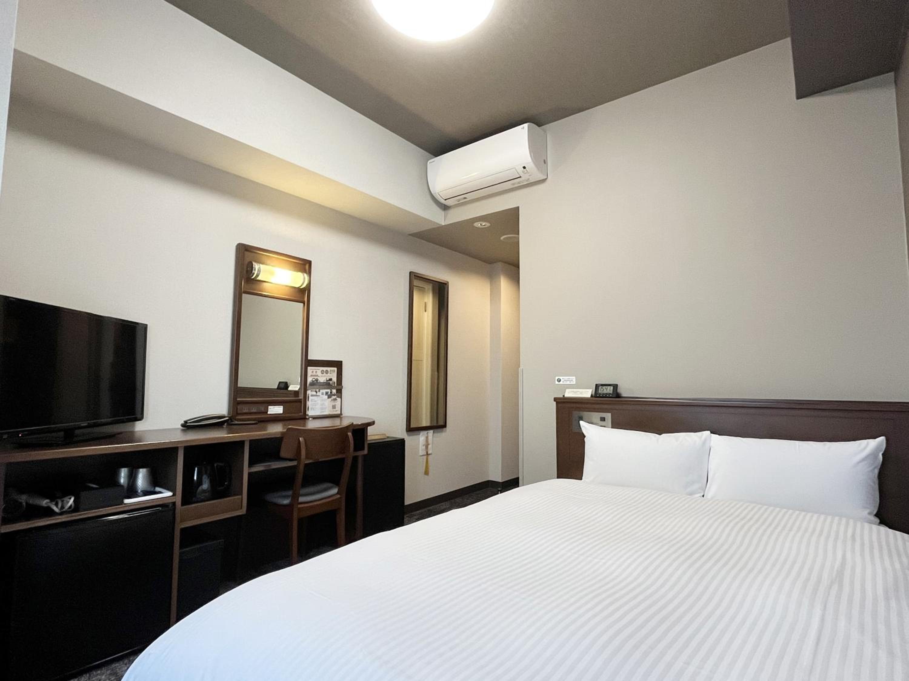 ROOM, SEMI DOUBLE BED, SMOKING