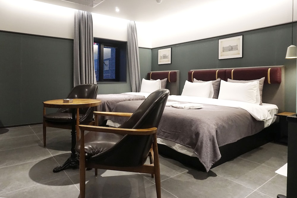Brown Dot Hotel Masan 25/50