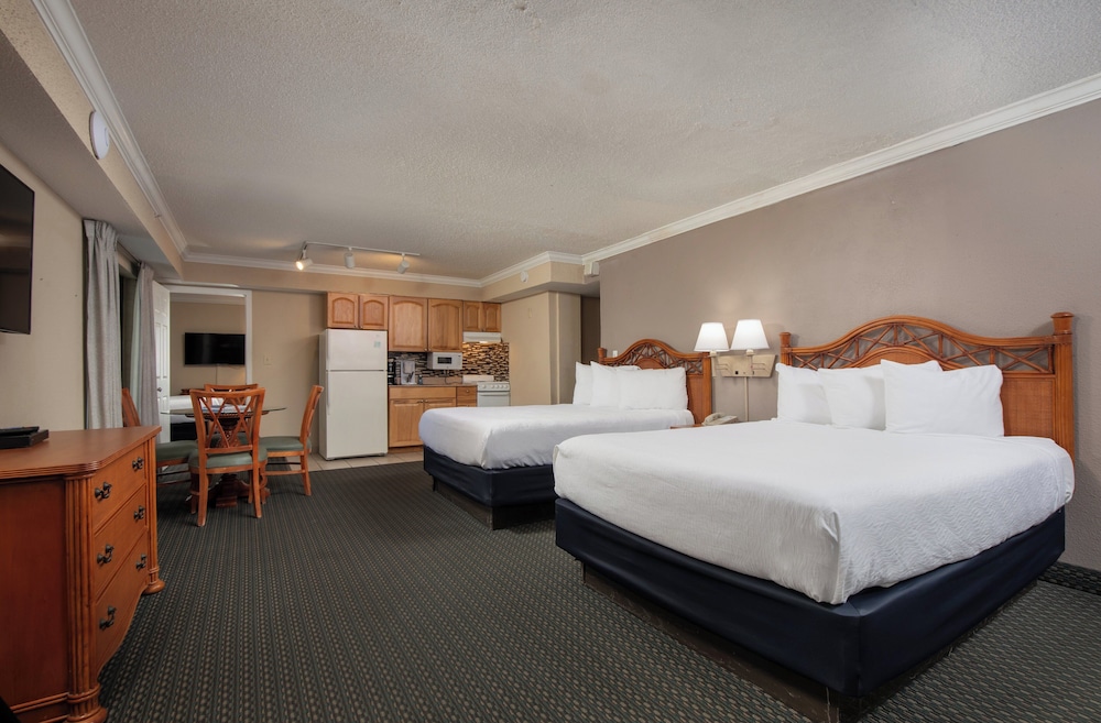 2 Rooms, Deluxe, Suite, 4 Queen Beds, No Balcony، Grande Shores Ocean Resort 5/10