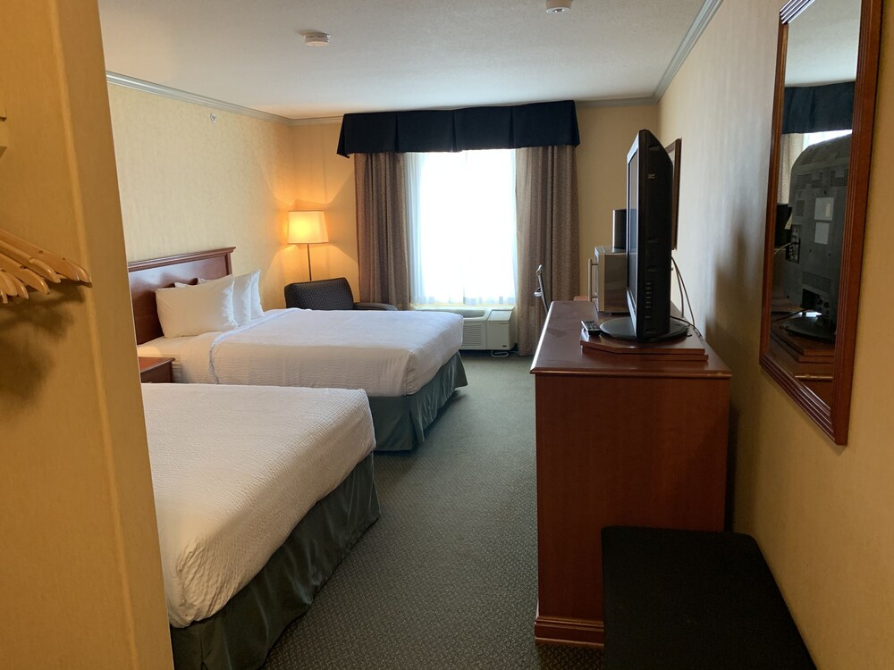 Merit Hotel And Suites 23/66