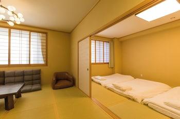 Japanese, 8 Futon Beds