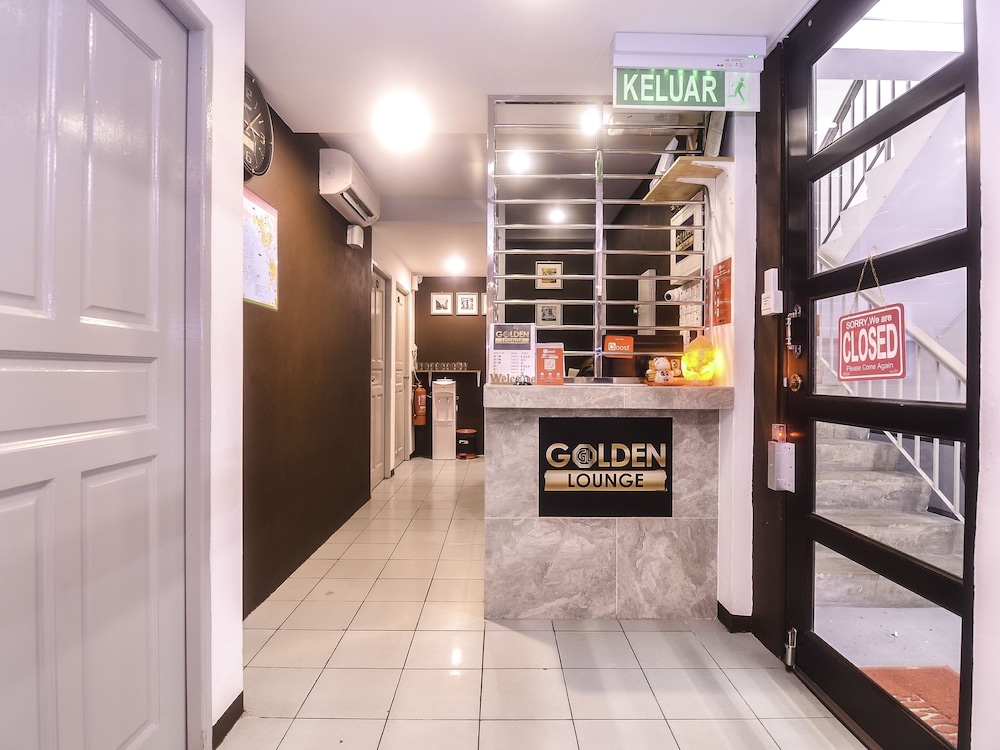 OYO 89465 Golden Lounge 15/20