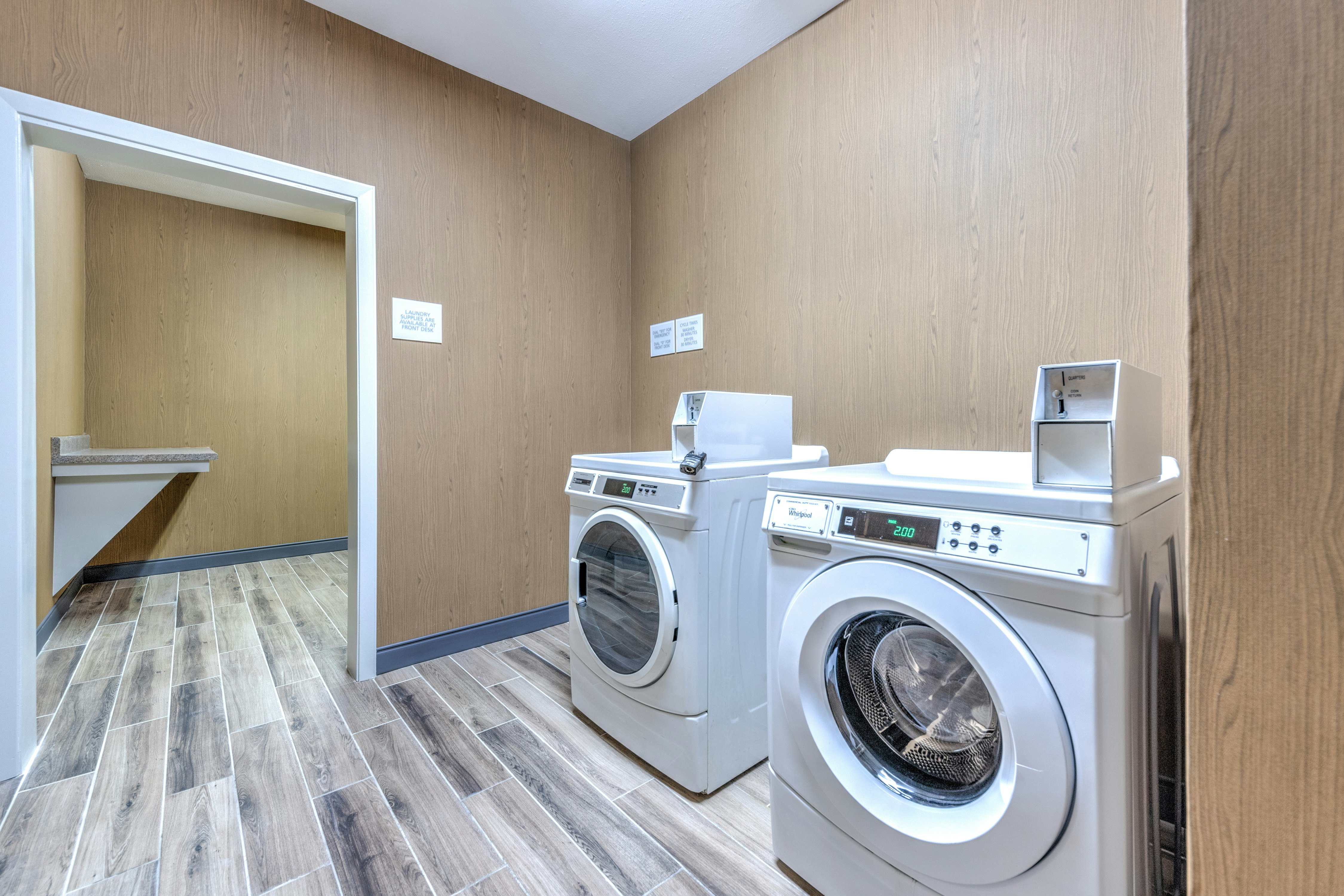 Hampton Inn and Suites Lake Jackson-Clute 23/41