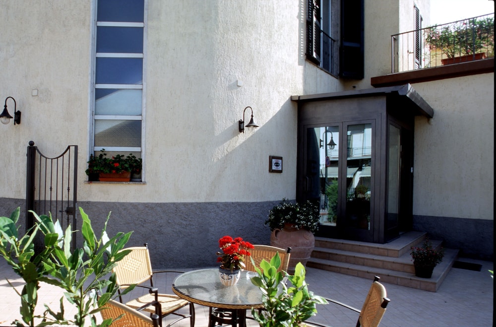 Rossi Hotel 23/35