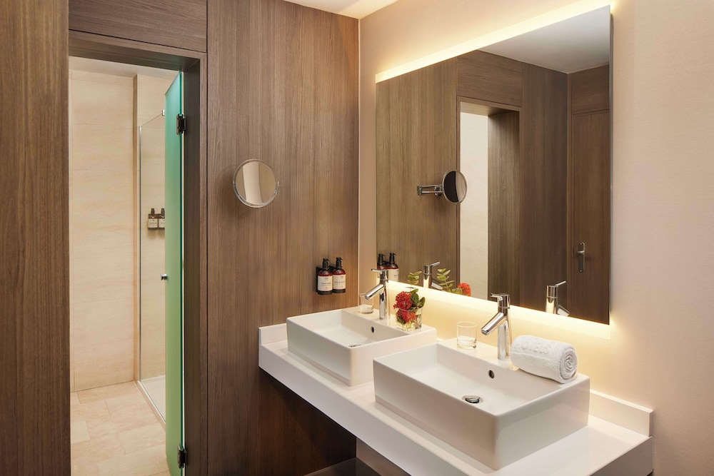 Nh Sevilla Plaza De Armas Hotel 50/50