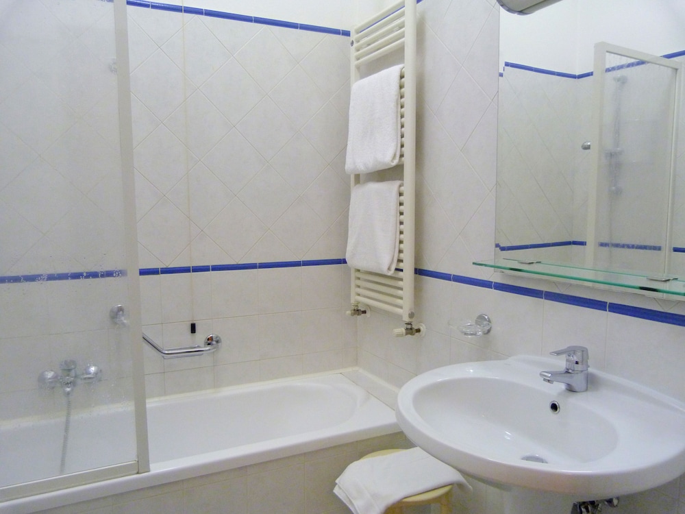 Byron Centrale 34/40