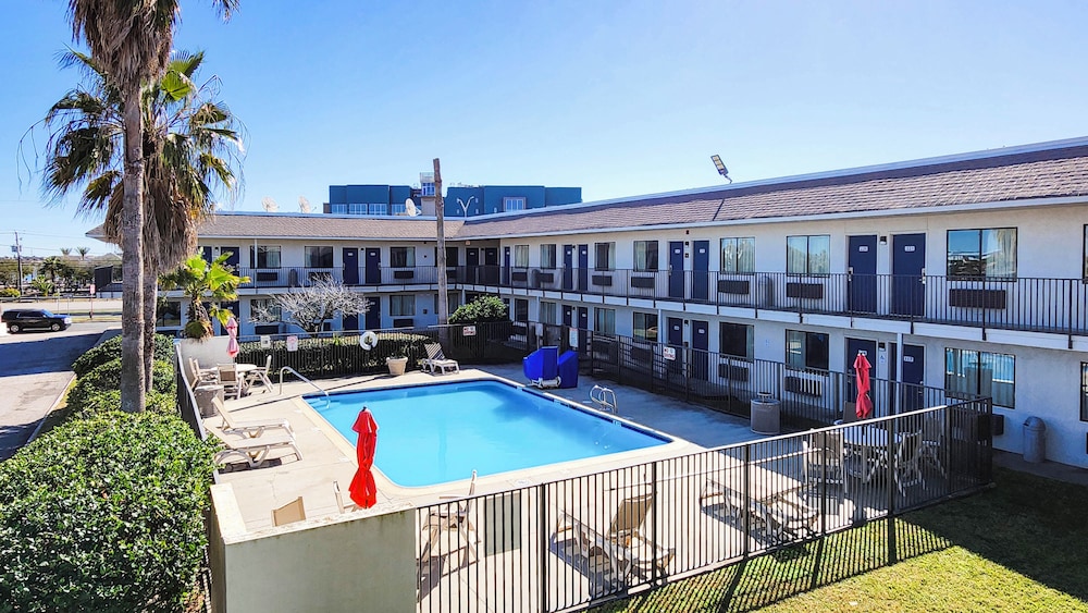 Motel6 Galveston, TX 51/59