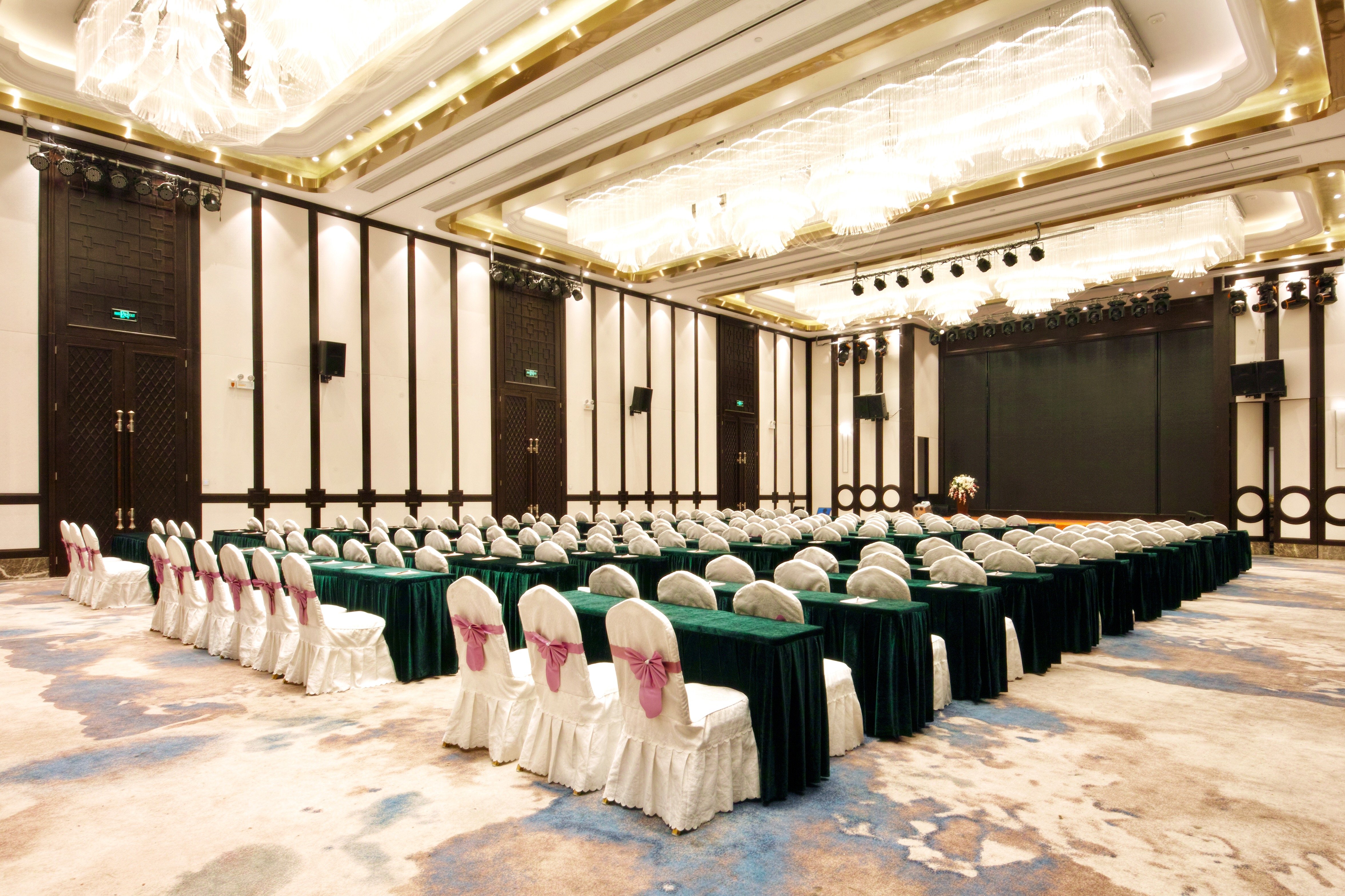 HOLIDAY INN EXPRESS HEFEI SHUSHAN 28/34