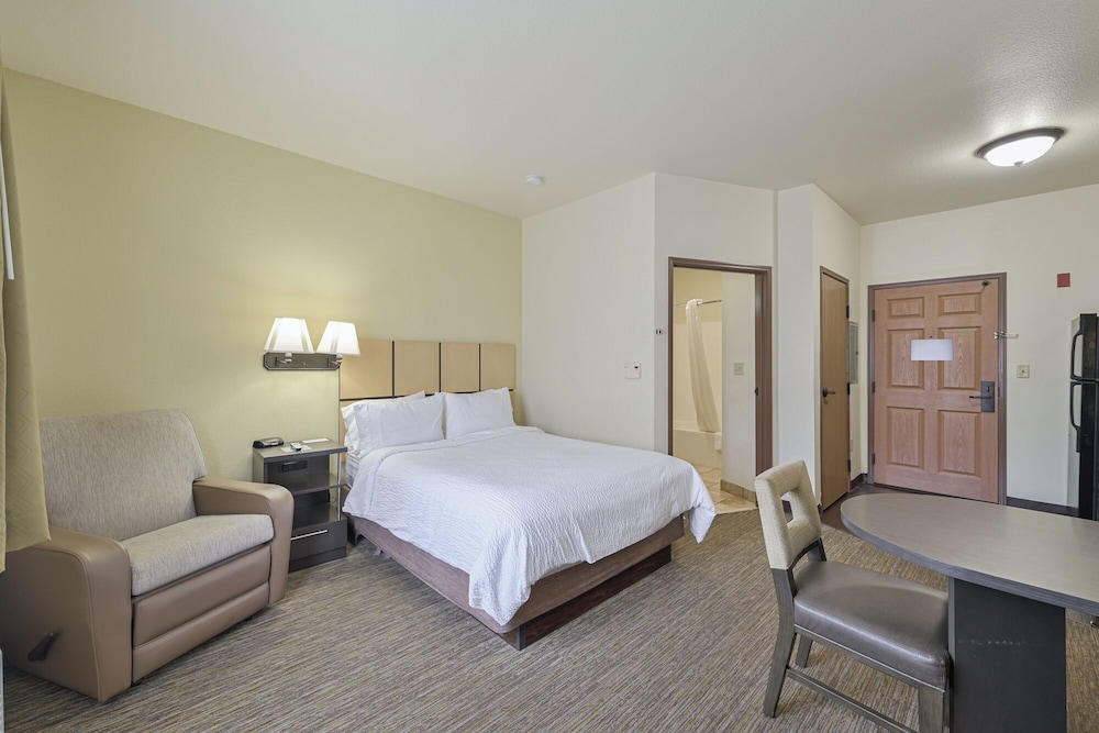Candlewood Suites Tulsa 24/54