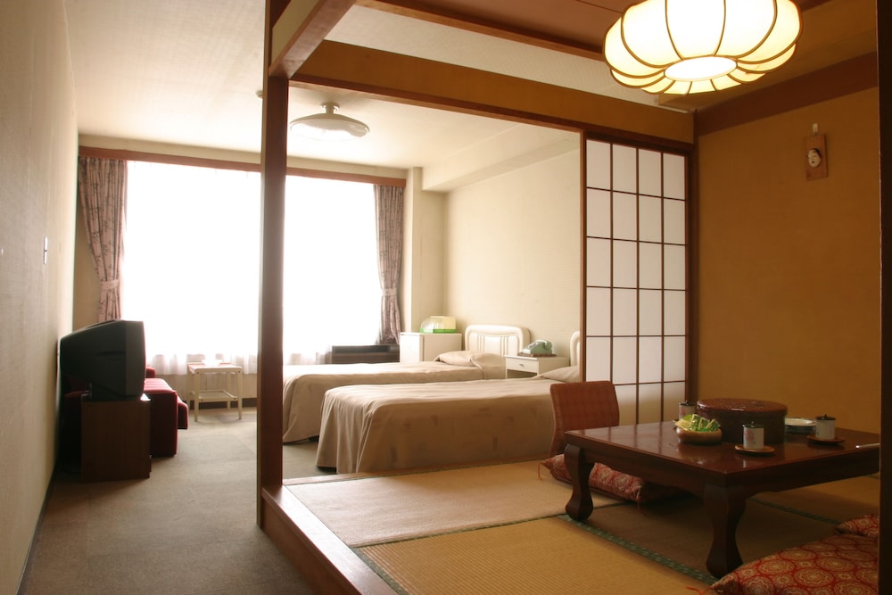 Hotel Shiraiwa 8/20