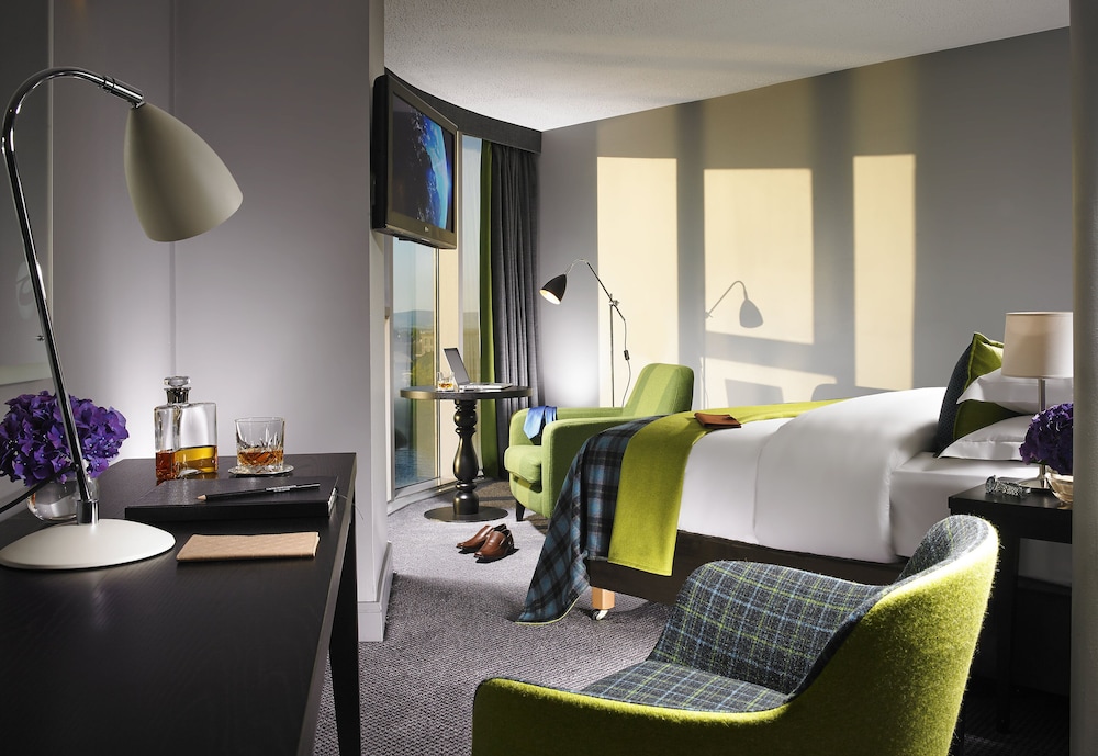 Clayton Hotel Limerick 30/45