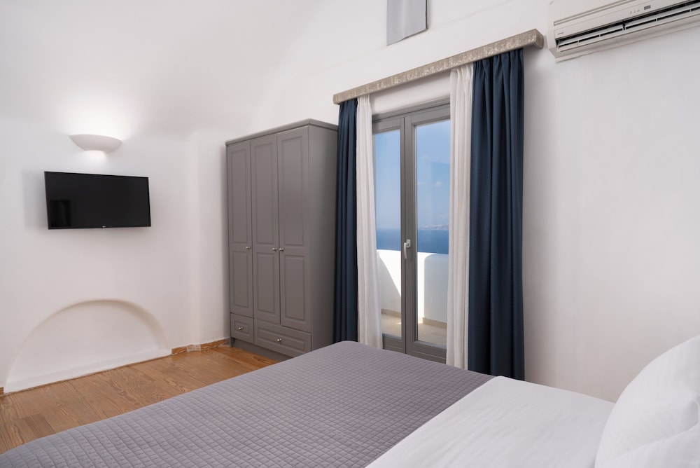 Santorini Princess Presidential Suites 8/50