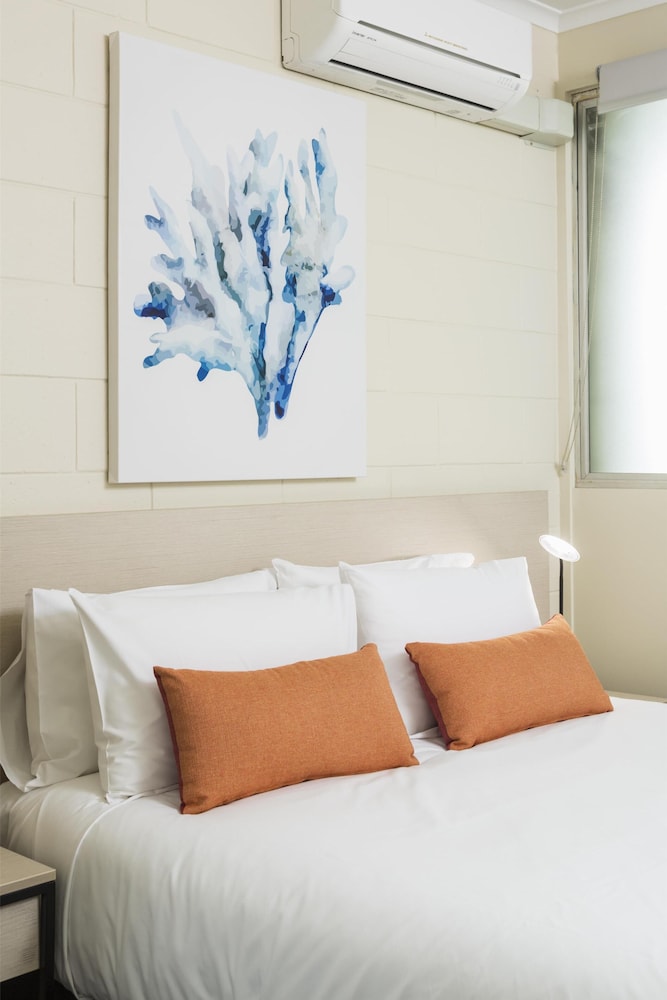 3 BEDROOMS, APARTMENT