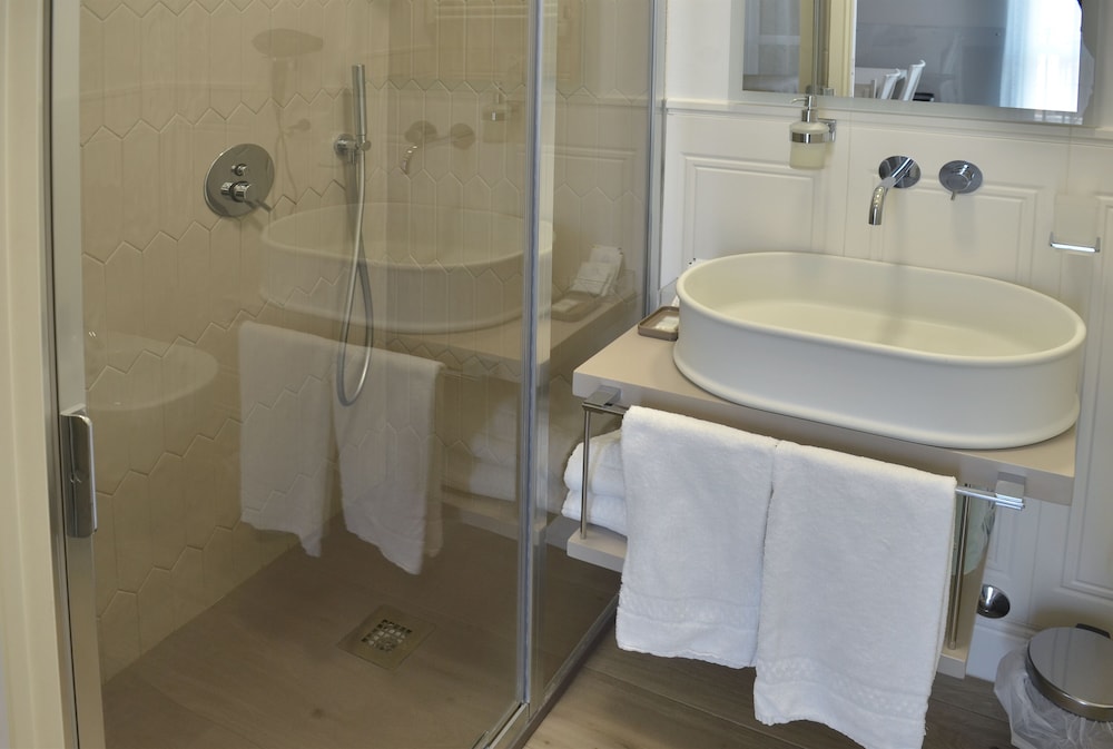 B&B At Your Place 40/42
