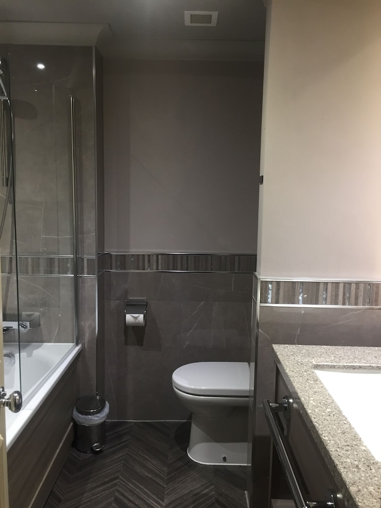 New Hall Hotel Spa 46/50