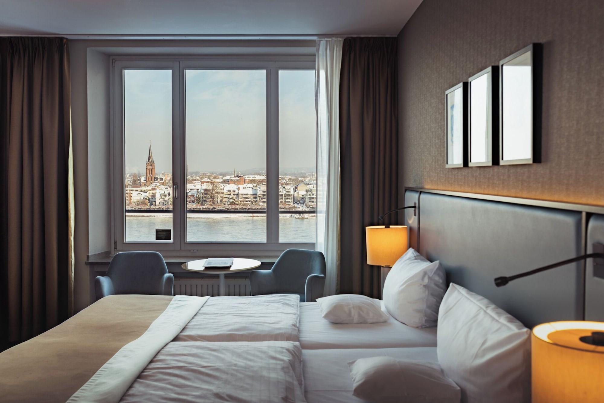 Deluxe, Single, River View