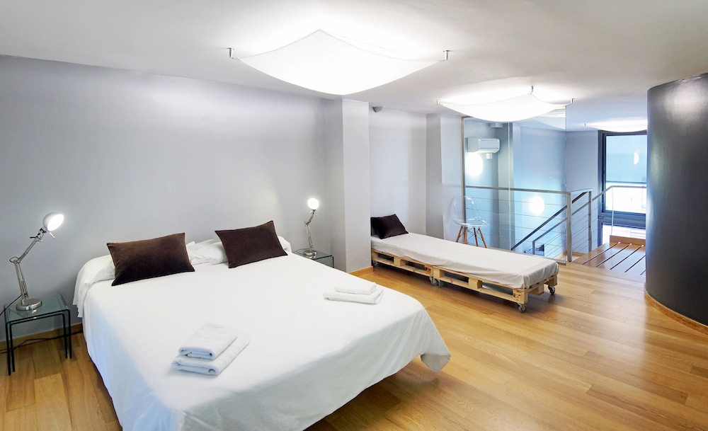 My Space Barcelona Gracia Pool Terrace Center 11/49