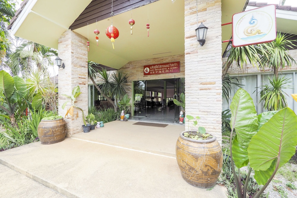 Saensukkho Hotel & Resort 12/65