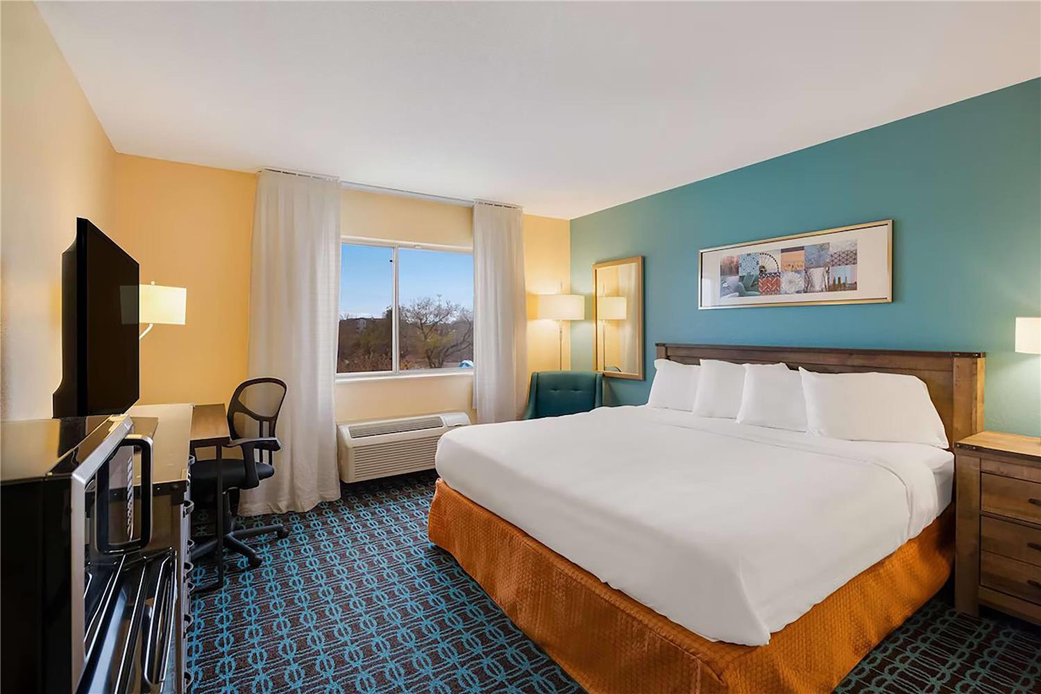 AmericInn by Wyndham Minot 3/20
